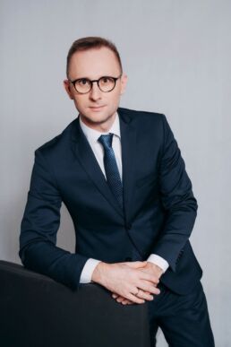 Fotografia Biznesowa Białystok - portret biznesowy prawnik Łukasz Czarniecki